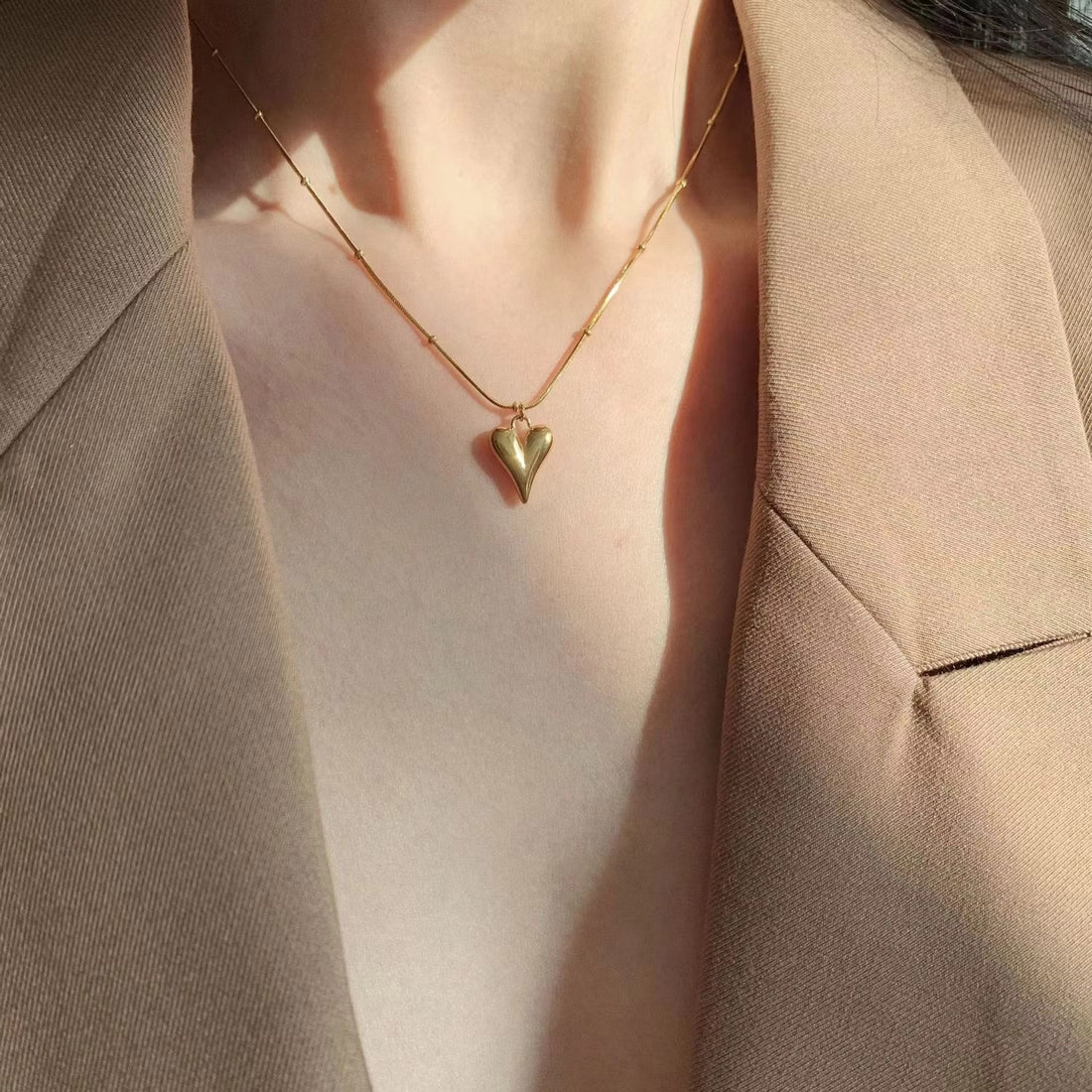 Fashion Heart Heart Instagram Women's Collar Bone Stainless Steel Necklace Simple Women's Gold-plated love Necklace