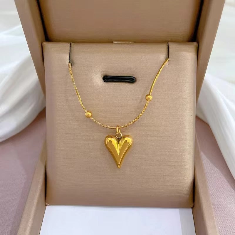Fashion Heart Heart Instagram Women's Collar Bone Stainless Steel Necklace Simple Women's Gold-plated love Necklace