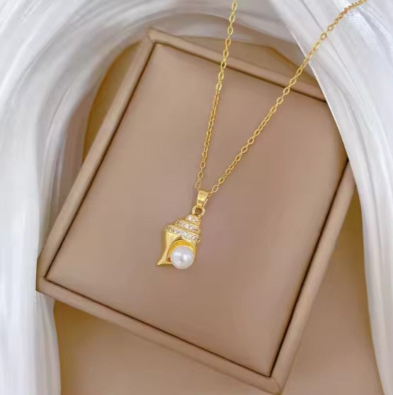 Elegant Clavicle Chain Necklace River Snail Pearl Necklace Titanium Steel Sophisticated Ladies Charm Jewelry