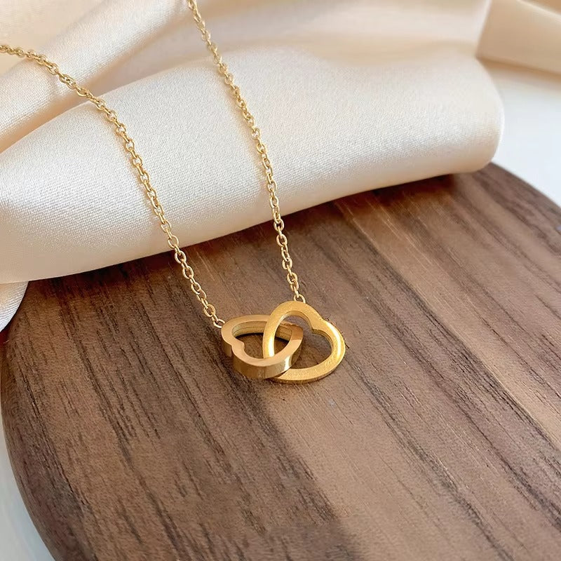 Fashion Women Jewelry 18K Gold Stainless Steel Design Hollow Out Love Heart Pendant Necklace