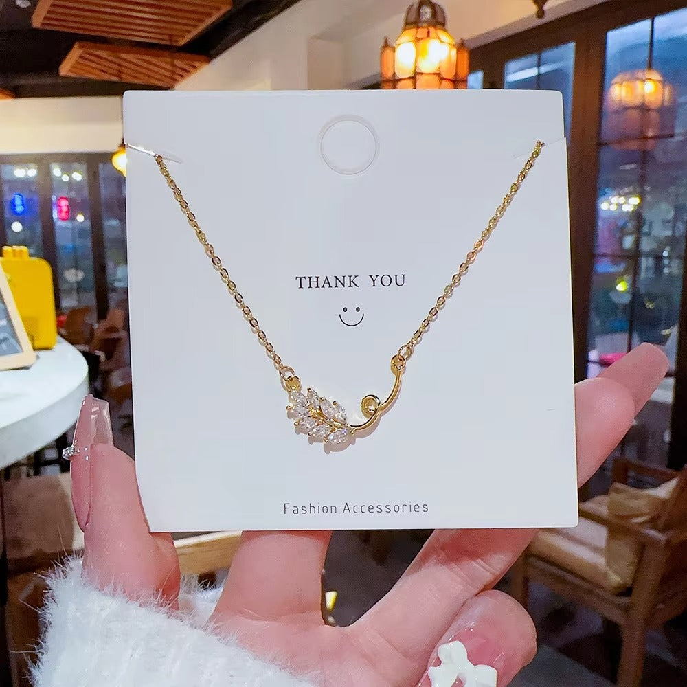 Light Luxury Women's Elegent Fresh Zircon Diamond Necklace Leaf Shape Pendant Trendy Popular Fashion Piercing Jewelry Link Chain