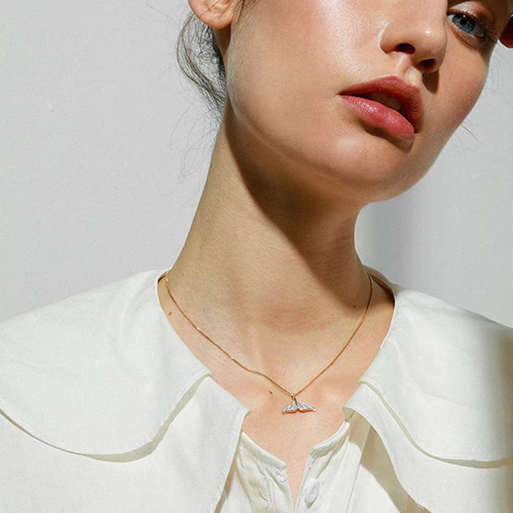 Luxury Mermaid Fishtail Pendant Necklace Fashionable Exquisite Full-Zircon Inlay Valentine's Day Gift for Women Made of Copper