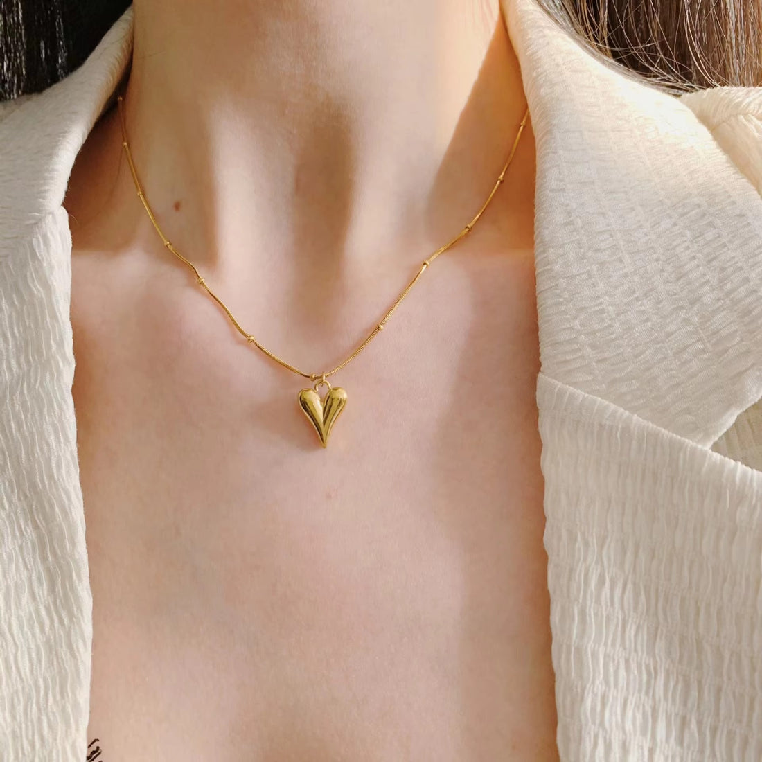 Fashion Heart Heart Instagram Women's Collar Bone Stainless Steel Necklace Simple Women's Gold-plated love Necklace