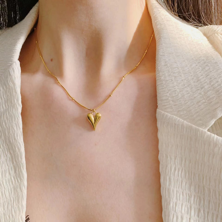 Fashion Heart Heart Instagram Women's Collar Bone Stainless Steel Necklace Simple Women's Gold-plated love Necklace