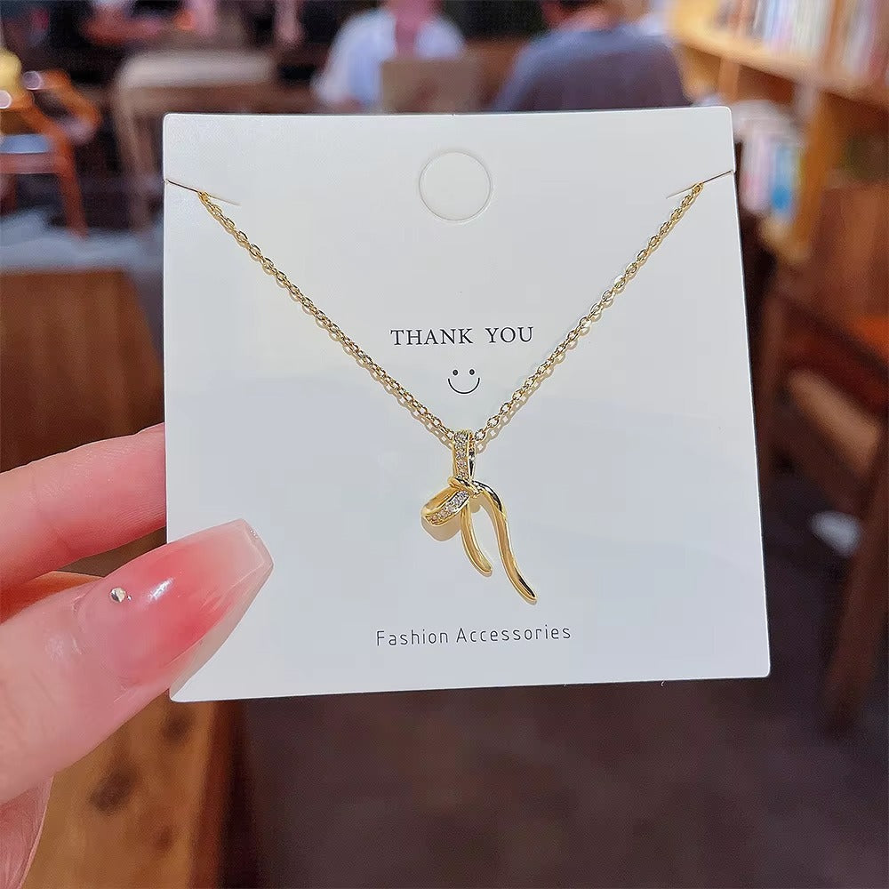 Small and Versatile Cool butterfly Pendant Necklace Women's Elegent Gold Pendant Necklaces Simple Zircon Fashion Jewelries